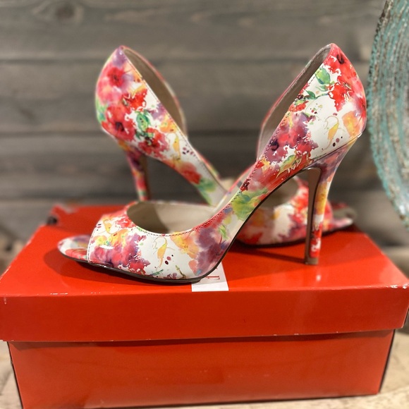 Worn once multi color heel - Picture 2 of 2